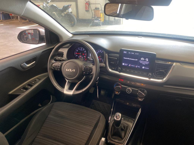 Photo 4 de l'offre de KIA STONIC 1.0 T-GDI 100CH ACTIVE BUSINESS à 15990€ chez Sevestre Automobiles