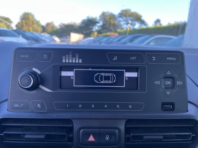 Photo 11 de l'offre de CITROEN BERLINGO XL BLUEHDI 100CH LIVE à 19490€ chez Sevestre Automobiles