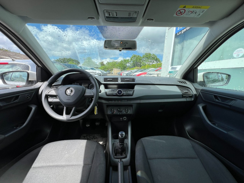 Photo 8 de l'offre de SKODA FABIA 1.0 MPI 60CH ACTIVE à 7490€ chez Sevestre Automobiles