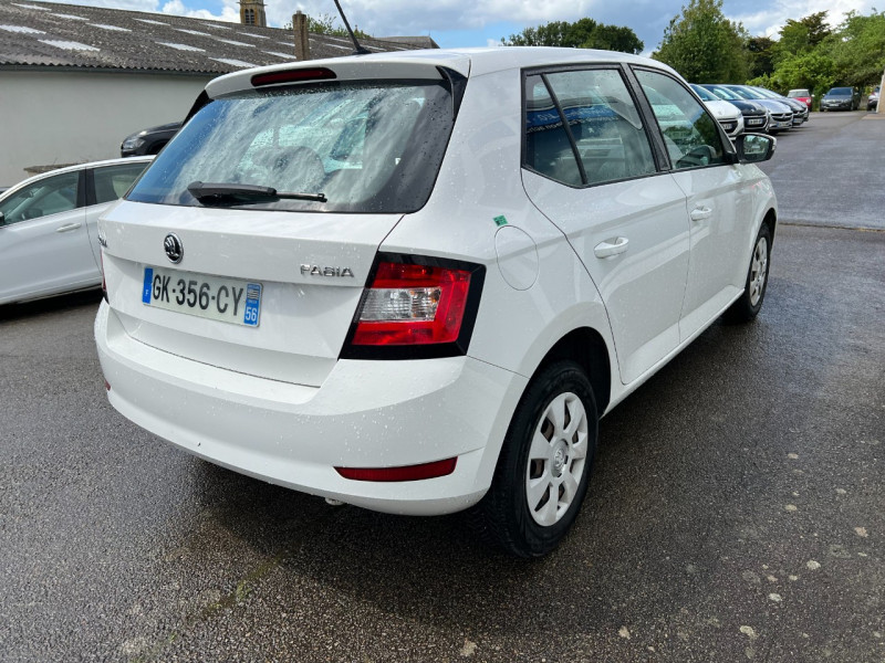 Photo 4 de l'offre de SKODA FABIA 1.0 MPI 60CH ACTIVE à 7490€ chez Sevestre Automobiles
