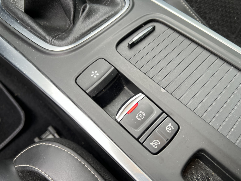 Photo 13 de l'offre de RENAULT MEGANE IV ESTATE 1.5 BLUE DCI 115CH INTENS à 14490€ chez Sevestre Automobiles