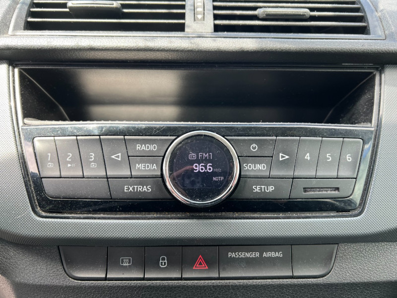 Photo 10 de l'offre de SKODA FABIA 1.0 MPI 60CH ACTIVE à 7490€ chez Sevestre Automobiles