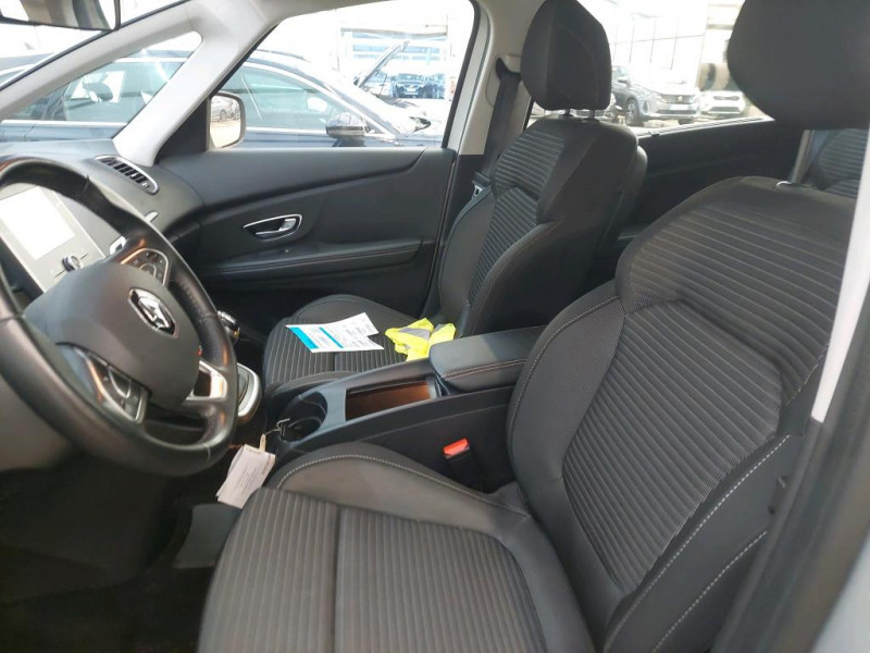Photo 4 de l'offre de RENAULT GRAND SCENIC IV 1.5 DCI 110CH ENERGY BUSINESS 7 PLACES à 16990€ chez Sevestre Automobiles