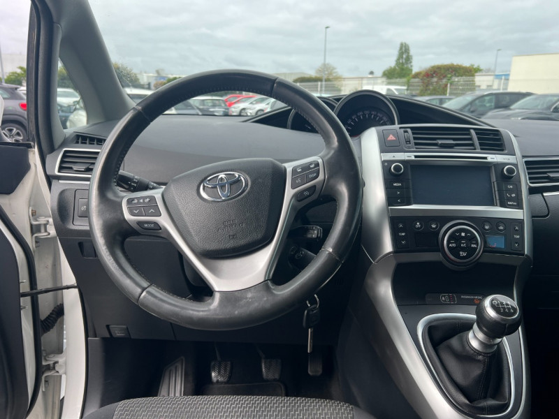 Photo 8 de l'offre de TOYOTA VERSO 112 D-4D FAP ACTIVE 5 PLACES à 10990€ chez Sevestre Automobiles