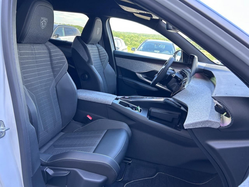 Photo 16 de l'offre de PEUGEOT 5008 HYBRID 145CH GT E-DCS6 à 36980€ chez CSVO