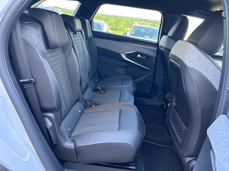 Photo 17 de l'offre de PEUGEOT 5008 HYBRID 145CH GT E-DCS6 à 36980€ chez CSVO