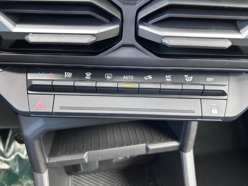 Photo 8 de l'offre de DACIA DUSTER 4X4 1.2 TCE MILD HYBRID 130CH JOURNEY 4X4 à 28990€ chez CSVO