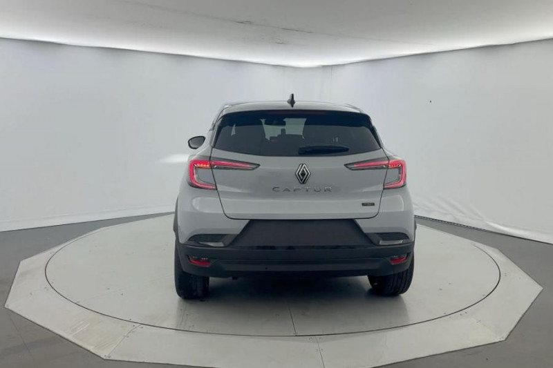 Photo 13 de l'offre de RENAULT CAPTUR II 1.6 E-TECH FULL HYBRID 145CH TECHNO à 29480€ chez CSVO