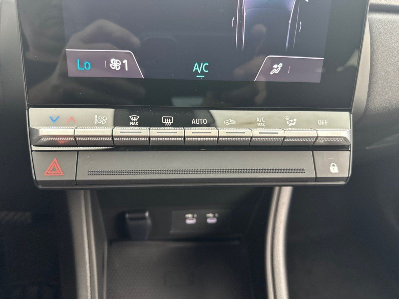 Photo 10 de l'offre de RENAULT CAPTUR II 1.6 E-TECH FULL HYBRID 145CH TECHNO à 29480€ chez CSVO