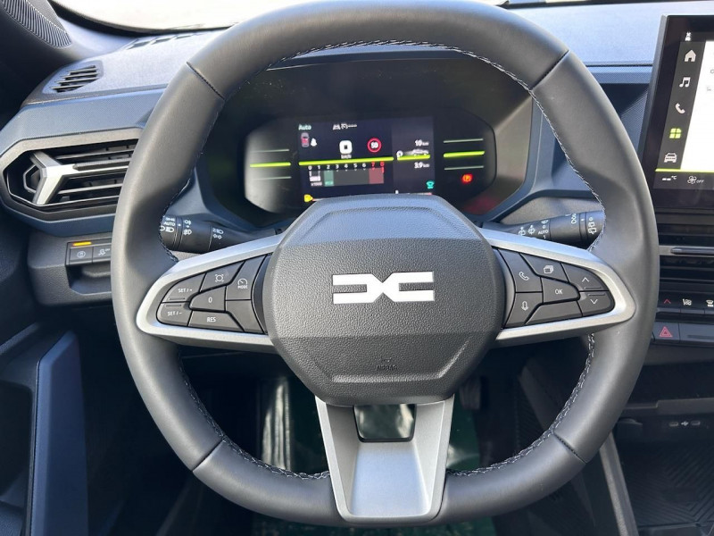 Photo 6 de l'offre de DACIA DUSTER 4X4 1.2 TCE MILD HYBRID 130CH JOURNEY 4X4 à 28990€ chez CSVO