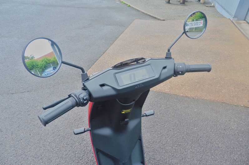 Photo 2 de l'offre de SUPER SOCO CU MINI CU MINI à 1290€ chez CSVO