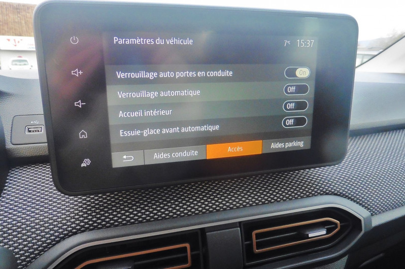 Photo 9 de l'offre de DACIA SANDERO GPS+PACK CONFORT 1.0 TCE 90CH STEPWAY EXPRESSION -24 à 18830€ chez CSVO