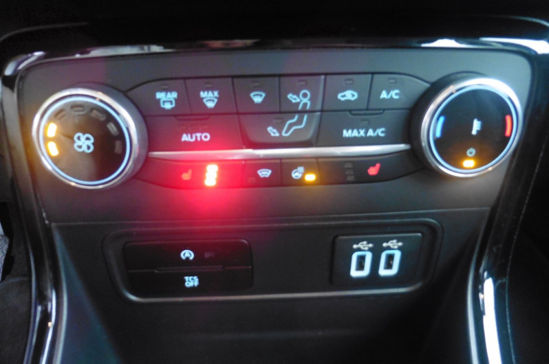 Photo 10 de l'offre de FORD ECOSPORT 1.0 ECOBOOST 125CH TITANIUM 6CV à 13980€ chez CSVO