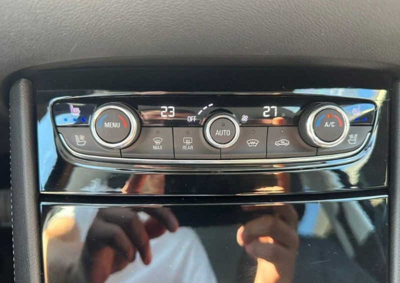 Photo 10 de l'offre de OPEL GRANDLAND X HYBRID4 300CH ULTIMATE à 19990€ chez NEOVEO