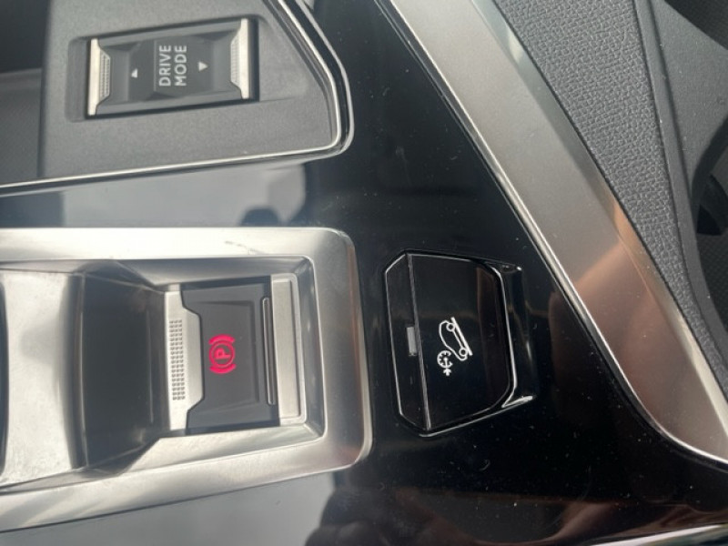 Photo 13 de l'offre de PEUGEOT 3008 PLUG-IN HYBRID4 300CH ALLURE PACK E-EAT8 à 26990€ chez NEOVEO
