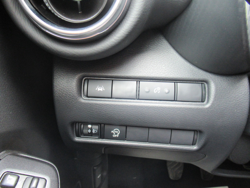 Photo 14 de l'offre de NISSAN JUKE 1.0 DIG-T 114CH SHADOW 2023.5 à 18990€ chez J'NOV AUTO