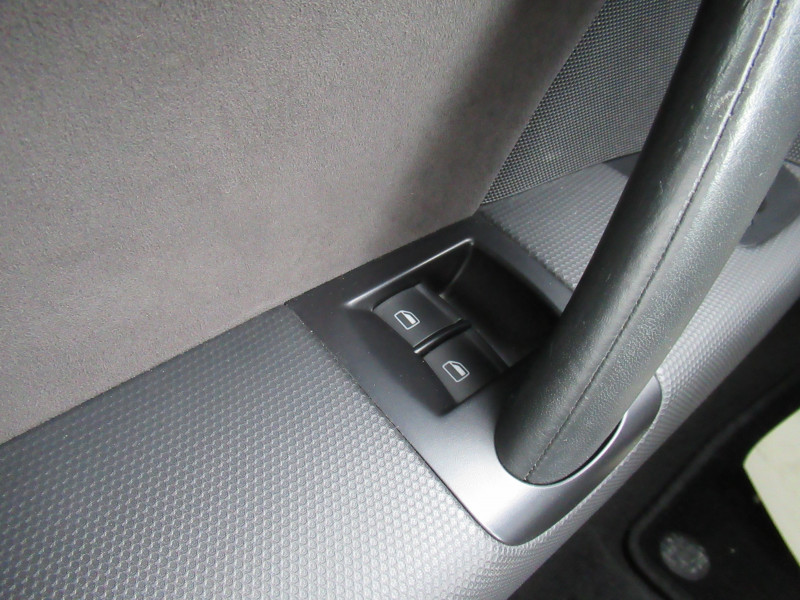 Photo 8 de l'offre de AUDI TT 2.0 TFSI 211CH S TRONIC 6 à 15490€ chez J'NOV AUTO