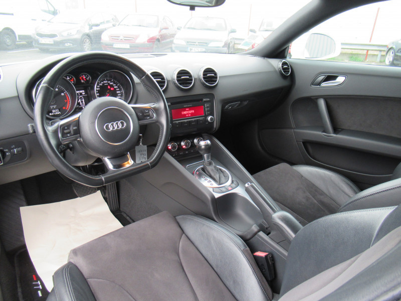 Photo 7 de l'offre de AUDI TT 2.0 TFSI 211CH S TRONIC 6 à 15490€ chez J'NOV AUTO