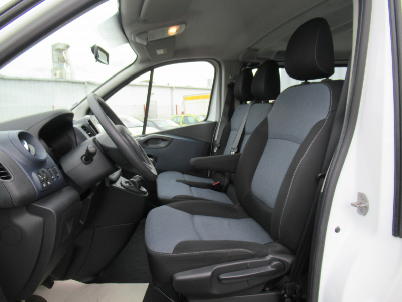 Photo 10 de l'offre de OPEL VIVARO COMBI 1.6 CDTI BITURBO 125 K2900 L2H1 PACK CLIM + ECOFLEX START/STOP E6 à 26990€ chez J'NOV AUTO