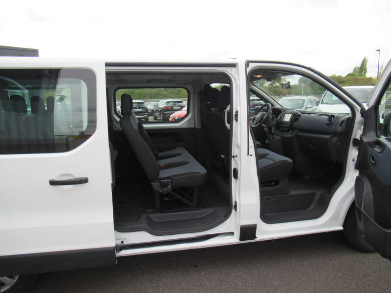 Photo 9 de l'offre de OPEL VIVARO COMBI 1.6 CDTI BITURBO 125 K2900 L2H1 PACK CLIM + ECOFLEX START/STOP E6 à 26990€ chez J'NOV AUTO