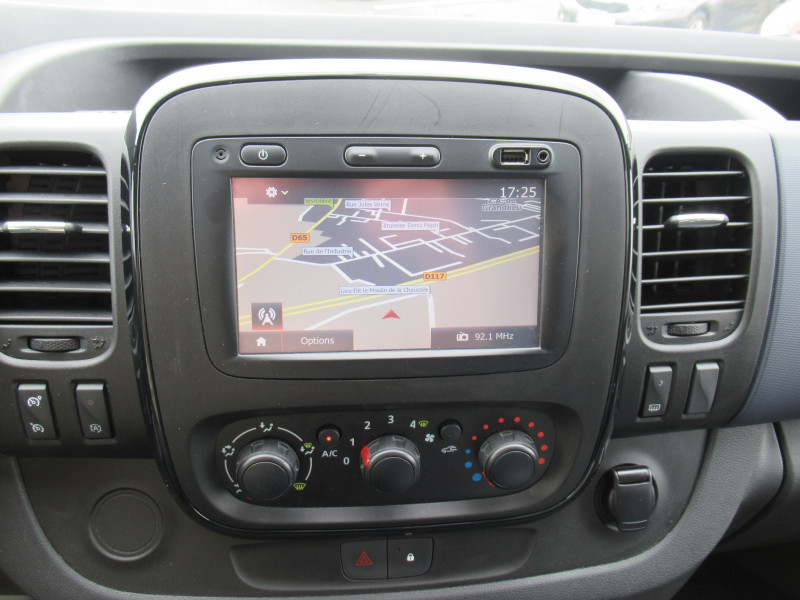 Photo 11 de l'offre de OPEL VIVARO COMBI 1.6 CDTI BITURBO 125 K2900 L2H1 PACK CLIM + ECOFLEX START/STOP E6 à 26990€ chez J'NOV AUTO