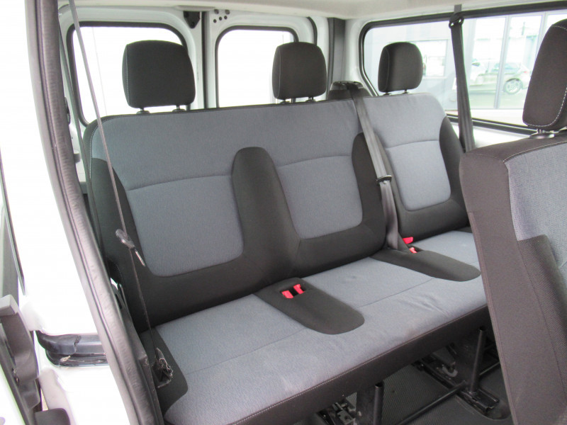 Photo 7 de l'offre de OPEL VIVARO COMBI 1.6 CDTI BITURBO 125 K2900 L2H1 PACK CLIM + ECOFLEX START/STOP E6 à 26990€ chez J'NOV AUTO