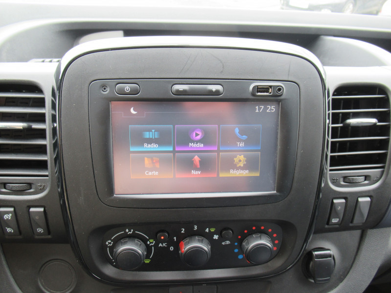 Photo 12 de l'offre de OPEL VIVARO COMBI 1.6 CDTI BITURBO 125 K2900 L2H1 PACK CLIM + ECOFLEX START/STOP E6 à 26990€ chez J'NOV AUTO