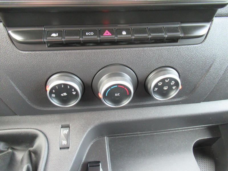 Photo 13 de l'offre de RENAULT MASTER III FG F3500 L3H2 2.3 BLUE DCI 135CH GRAND CONFORT EURO6 à 23490€ chez J'NOV AUTO