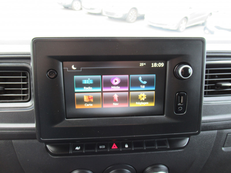 Photo 11 de l'offre de RENAULT MASTER III FG F3500 L3H2 2.3 BLUE DCI 135CH GRAND CONFORT EURO6 à 23490€ chez J'NOV AUTO
