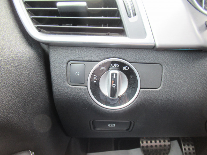 Photo 16 de l'offre de MERCEDES-BENZ CLASSE ML 250 BLUETEC SPORT 7G-TRONIC + à 19490€ chez J'NOV AUTO