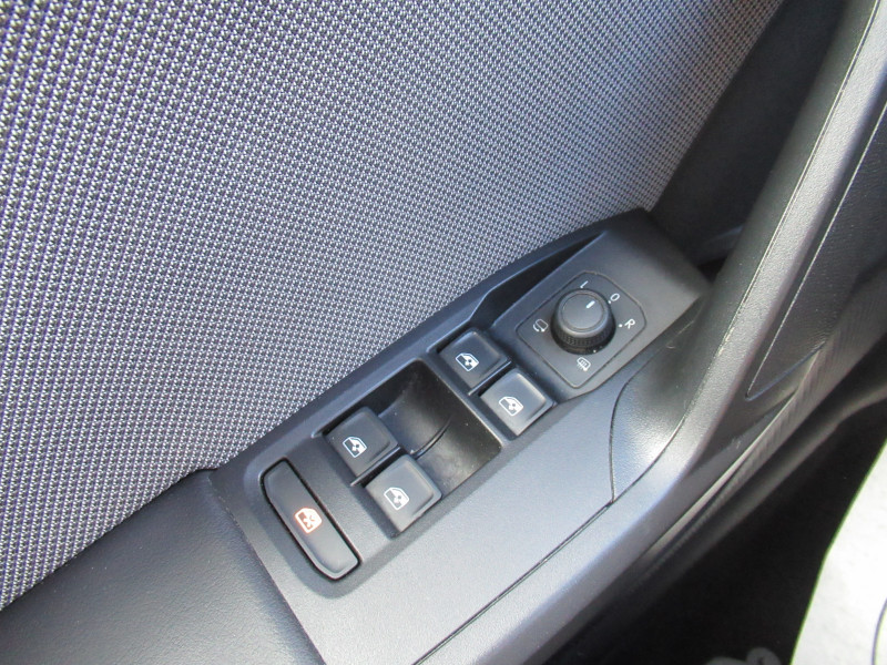 Photo 17 de l'offre de SEAT LEON ST 2.0 TDI 150CH STYLE BUSINESS DSG7 à 20490€ chez J'NOV AUTO