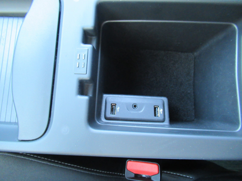 Photo 16 de l'offre de RENAULT GRAND SCENIC IV 1.7 BLUE DCI 120CH BUSINESS EDC 7 PLACES à 17490€ chez J'NOV AUTO