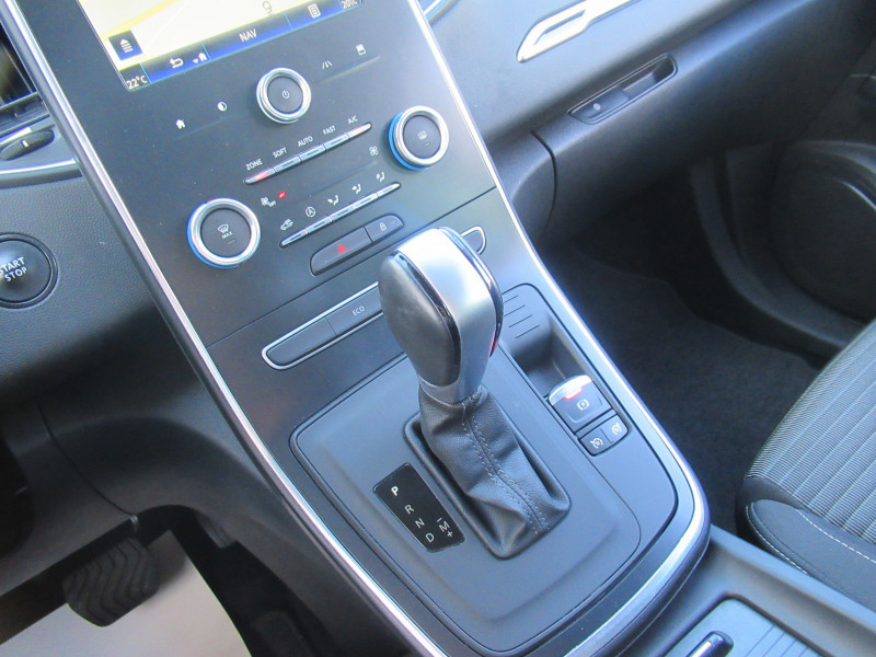 Photo 15 de l'offre de RENAULT GRAND SCENIC IV 1.7 BLUE DCI 120CH BUSINESS EDC 7 PLACES à 17490€ chez J'NOV AUTO