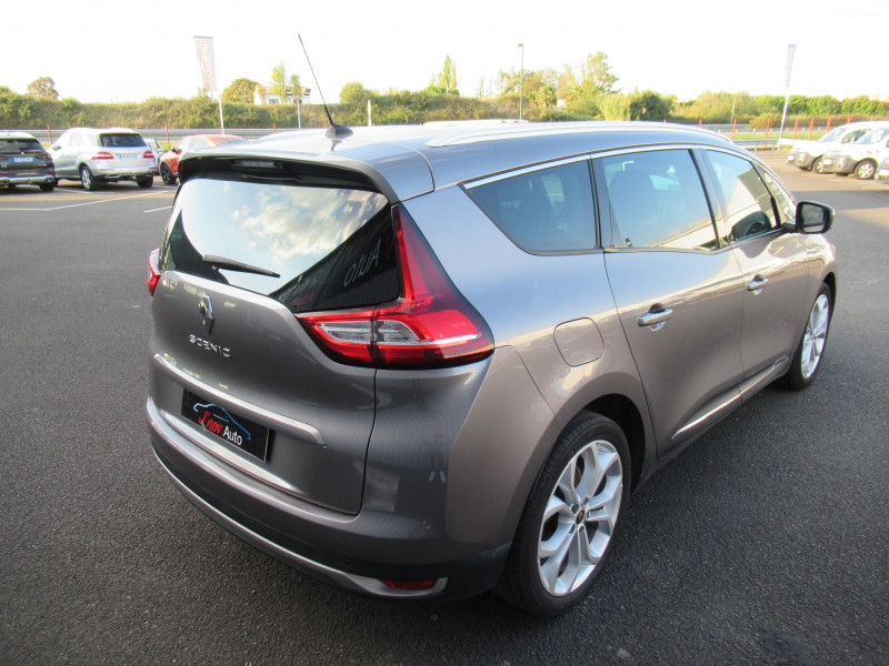 Photo 4 de l'offre de RENAULT GRAND SCENIC IV 1.7 BLUE DCI 120CH BUSINESS 7 PLACES à 16290€ chez J'NOV AUTO