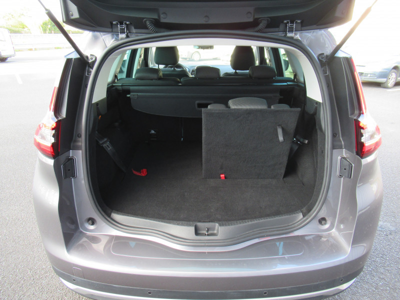 Photo 5 de l'offre de RENAULT GRAND SCENIC IV 1.7 BLUE DCI 120CH BUSINESS 7 PLACES à 16290€ chez J'NOV AUTO