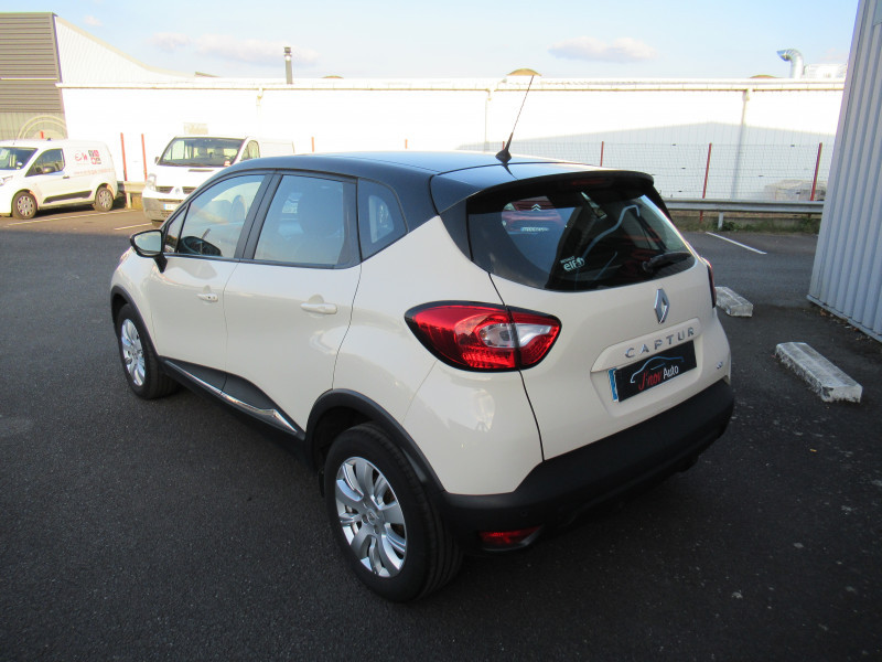 Photo 3 de l'offre de RENAULT CAPTUR 1.5 DCI 110CH STOP&START ENERGY BUSINESS ECOÂ² EURO6 2016 à 10990€ chez J'NOV AUTO