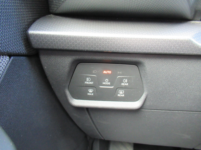 Photo 16 de l'offre de SEAT LEON ST 2.0 TDI 150CH STYLE BUSINESS DSG7 à 20490€ chez J'NOV AUTO