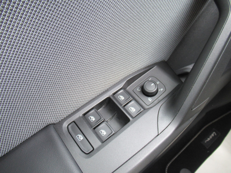 Photo 14 de l'offre de SEAT LEON ST 2.0 TDI 150CH BUSINESS DSG7 à 22990€ chez J'NOV AUTO