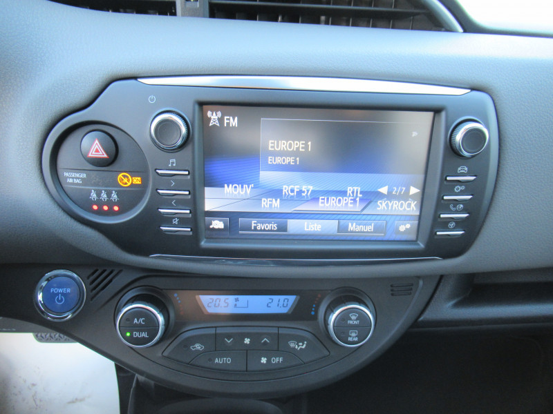 Photo 8 de l'offre de TOYOTA YARIS 100H FRANCE 5P à 13990€ chez J'NOV AUTO
