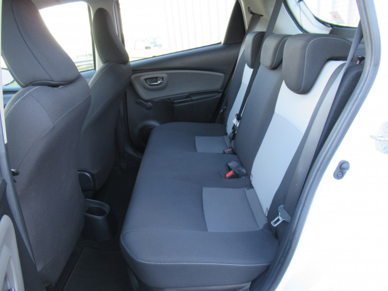 Photo 5 de l'offre de TOYOTA YARIS 100H FRANCE 5P à 13990€ chez J'NOV AUTO