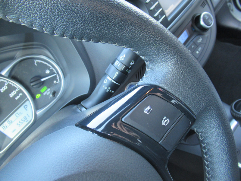 Photo 14 de l'offre de TOYOTA YARIS 100H FRANCE 5P à 13990€ chez J'NOV AUTO