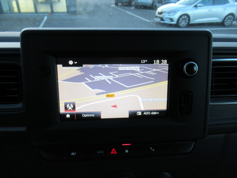 Photo 10 de l'offre de RENAULT MASTER III FG F3500 L2H2 2.3 DCI 135CH GRAND CONFORT E6 à 18990€ chez J'NOV AUTO