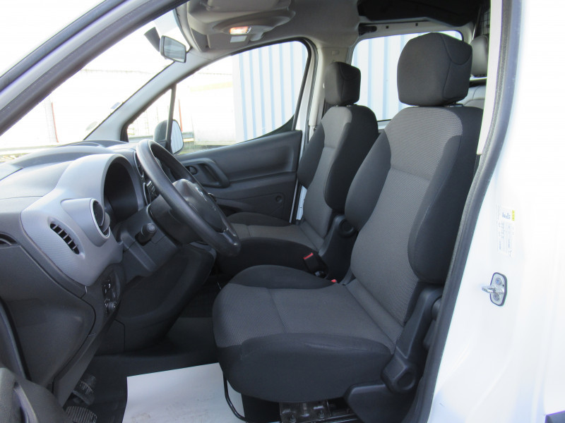 Photo 5 de l'offre de CITROEN BERLINGO XL 1.6 BLUEHDI 100 CABINE APPROFONDIE CONFORT à 14990€ chez J'NOV AUTO