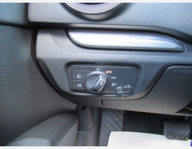 Photo 15 de l'offre de AUDI A3 CABRIOLET 2.0 TDI 150CH AMBITION LUXE S TRONIC 6 à 17990€ chez J'NOV AUTO