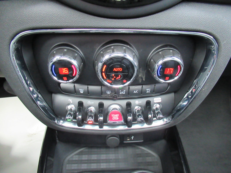Photo 13 de l'offre de MINI CLUBMAN COOPER 136CH CANONBURY BVA7 à 16990€ chez J'NOV AUTO
