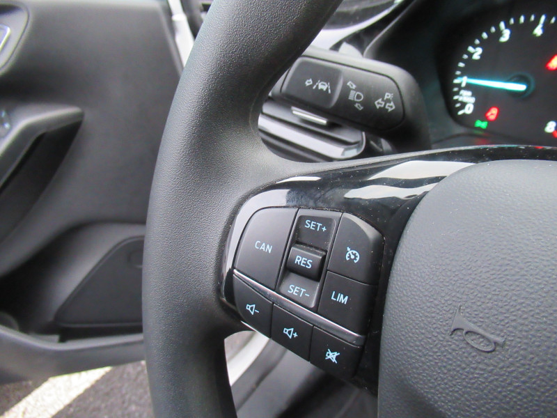 Photo 5 de l'offre de FORD FIESTA 1.1 75CH COOL & CONNECT 5P à 13490€ chez J'NOV AUTO