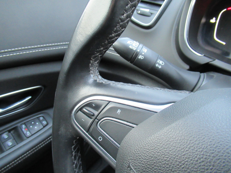 Photo 9 de l'offre de RENAULT SCENIC IV 1.3 TCE 140CH INTENS EDC - 21 à 17490€ chez J'NOV AUTO