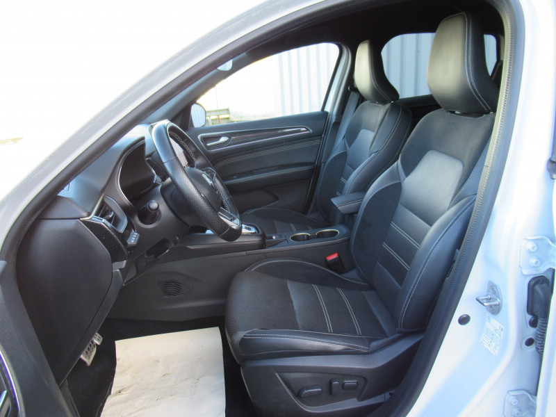 Photo 7 de l'offre de RENAULT ARKANA 1.6 E-TECH HYBRIDE 145CH ENGINEERED -22 à 22490€ chez J'NOV AUTO