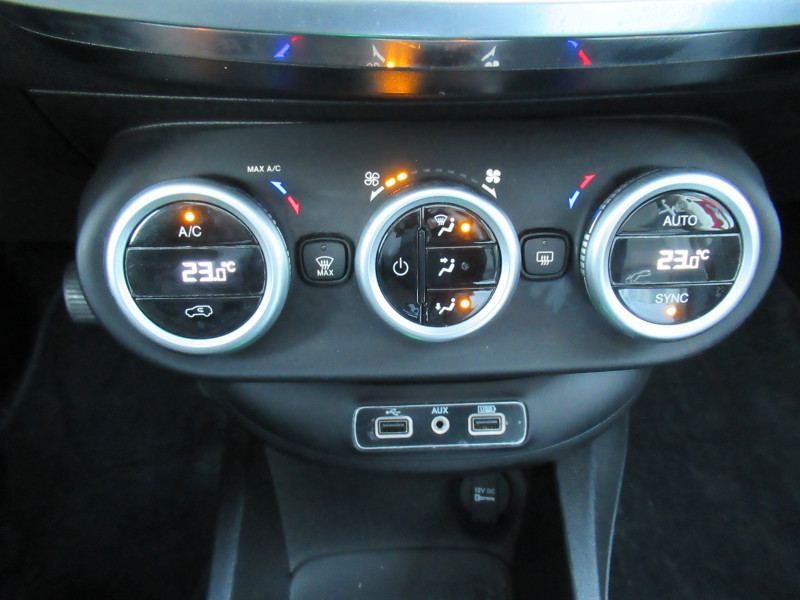 Photo 10 de l'offre de FIAT 500X 1.4 MULTIAIR 16V 140CH CLUB DCT à 13990€ chez J'NOV AUTO