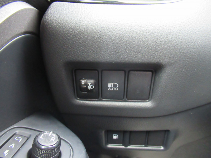 Photo 15 de l'offre de TOYOTA C-HR 1.8 HYBRIDE 122CH DYNAMIC BUSINESS E-CVT + PROGRAMME BEYOND ZERO ACADEMY à 20990€ chez J'NOV AUTO